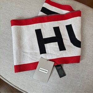 NWT Hunter Red and White Knit Accessory